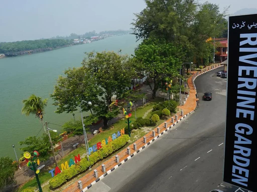 Riverine Garden Hotel - photo 11
