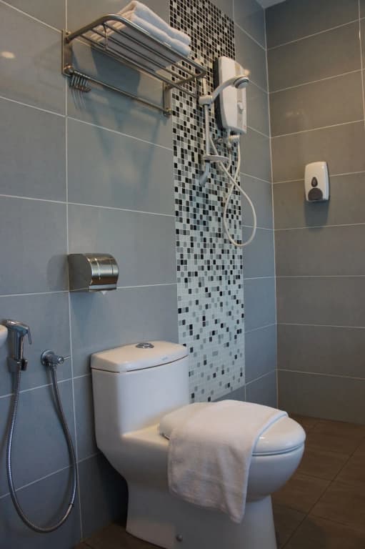 V3 Hotel Taman Gaya - photo 8