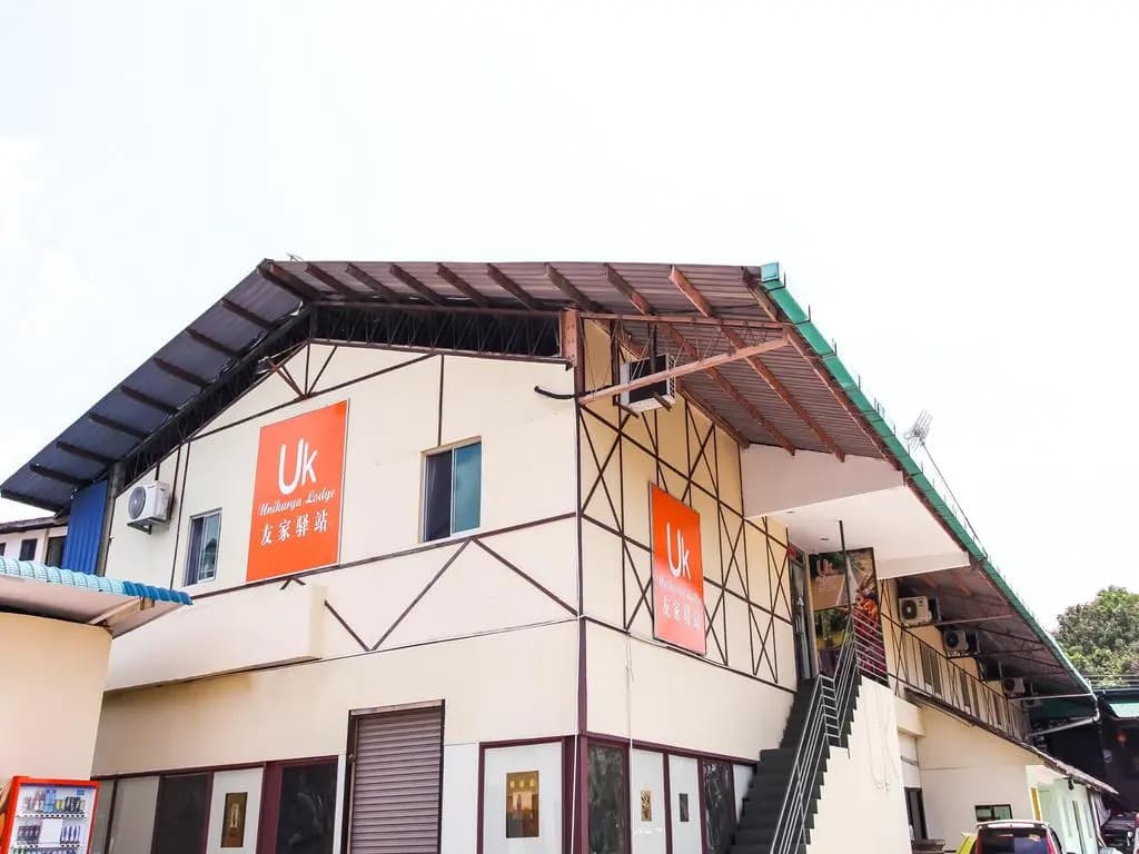 OYO 44066 Unikarya Lodge - photo 1