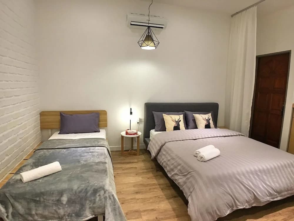 iBook4 Deluxe 2 Bedroom Gurney Suite by iBook Homestay - photo 5