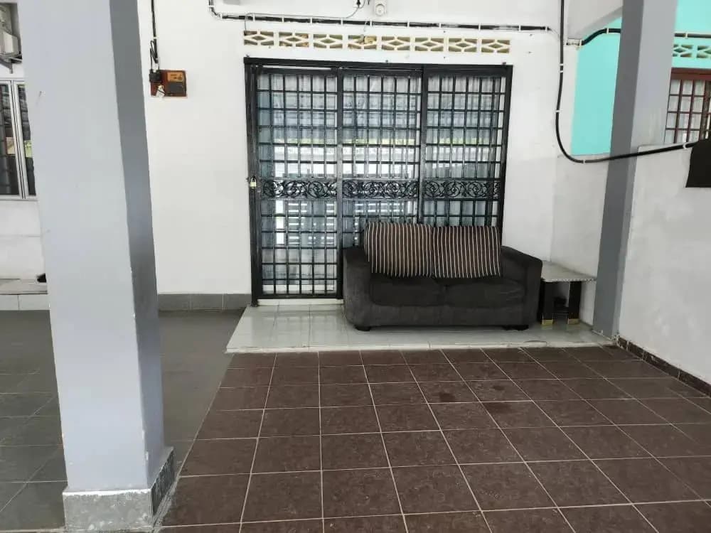Cozy Terraced Klia Sepang - photo 1