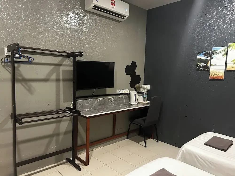 Riverbank Dungun Guesthouse & Cafe - photo 11