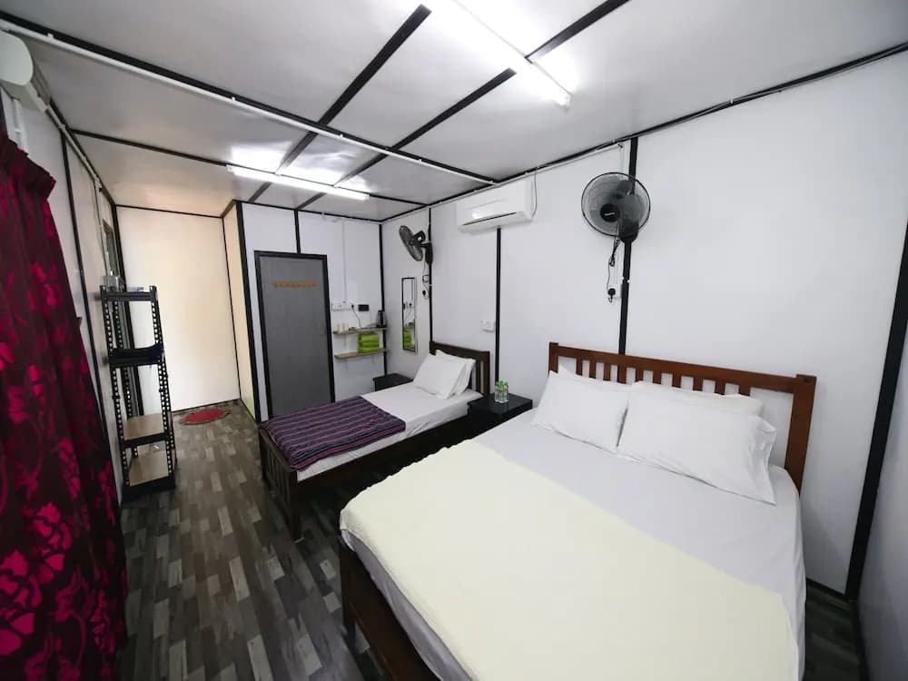 OYO 90960 Rajawali D'cabin Chalet Room - photo 13