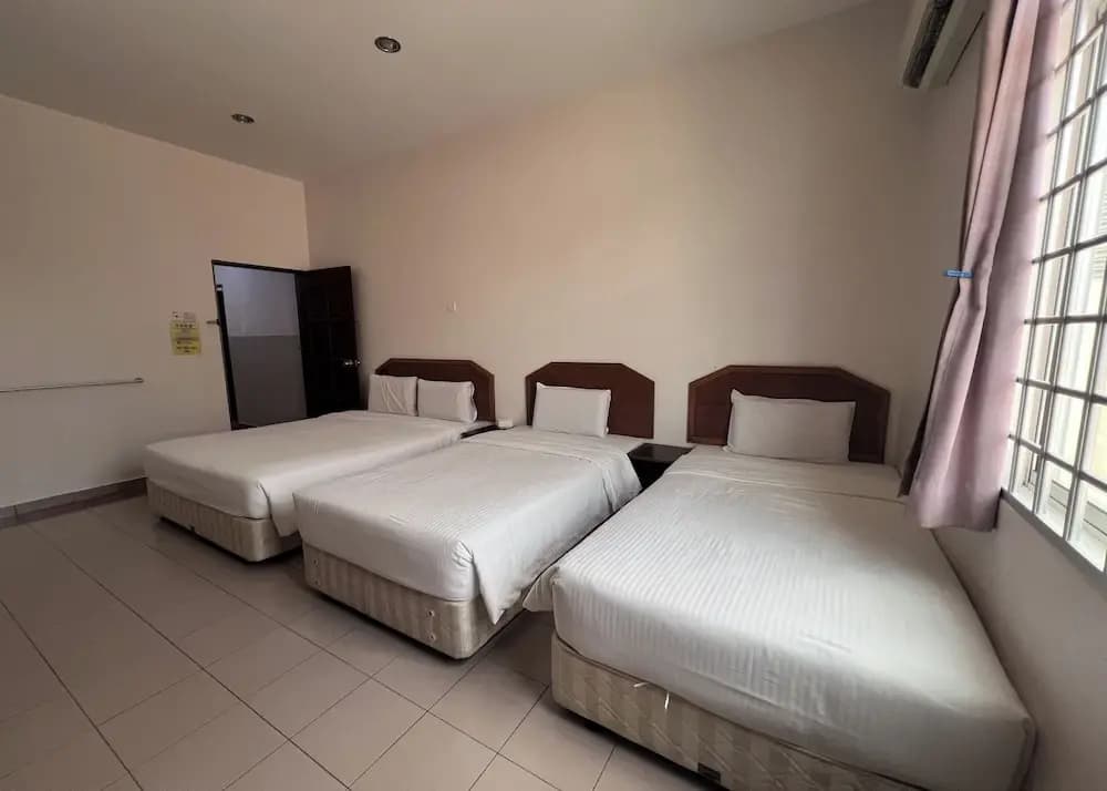 SL Guesthouse Kuantan, Pahang - photo 11