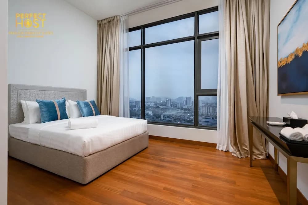 Pavilion Embassy Suites KL by Perfect Host - photo 4