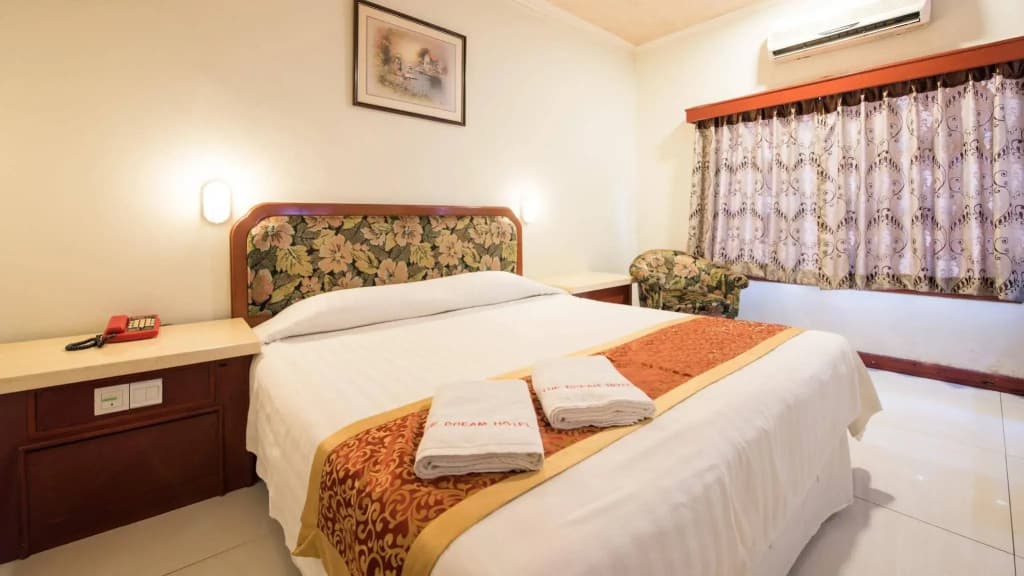 The Dream Hotel - photo 3