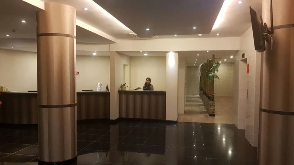 Grand Ct Hotel - photo 8