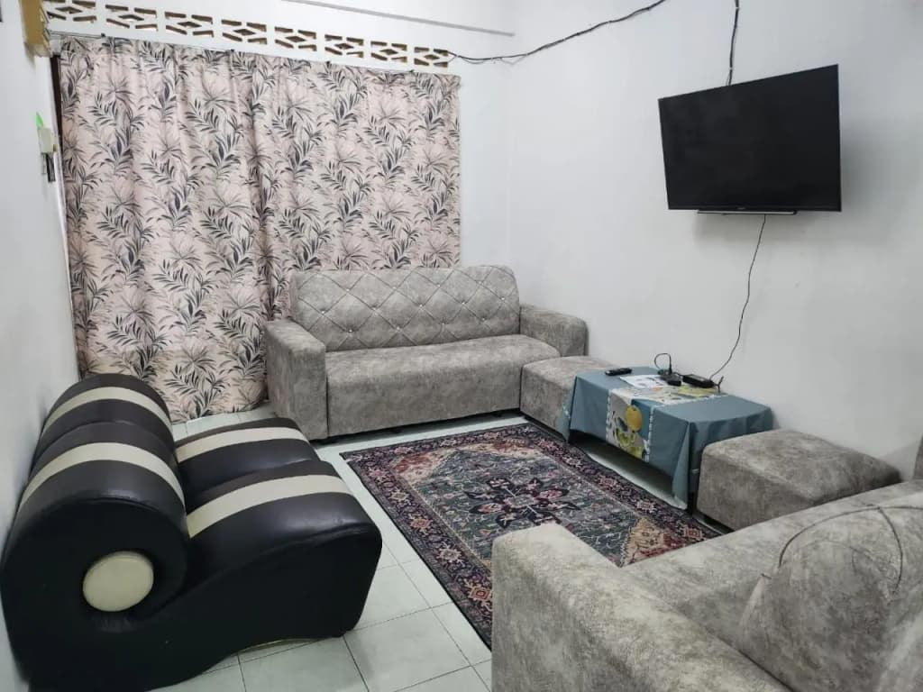 COZY HOME KLIA SEPANG with Aircond and Free Wi-Fi - photo 1