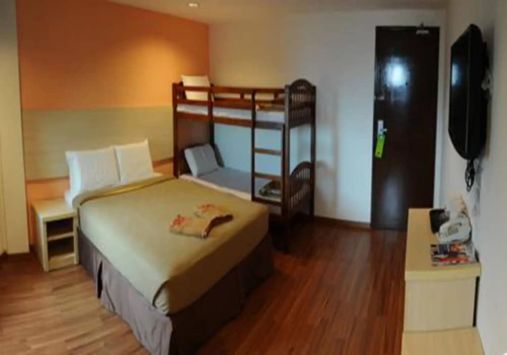 906 Hotel Airport - photo 4