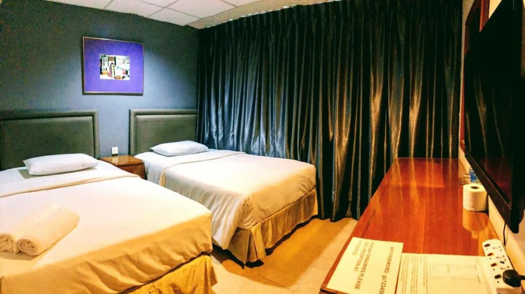 Golden Court Hotel @ Taman Pelangi - photo 7