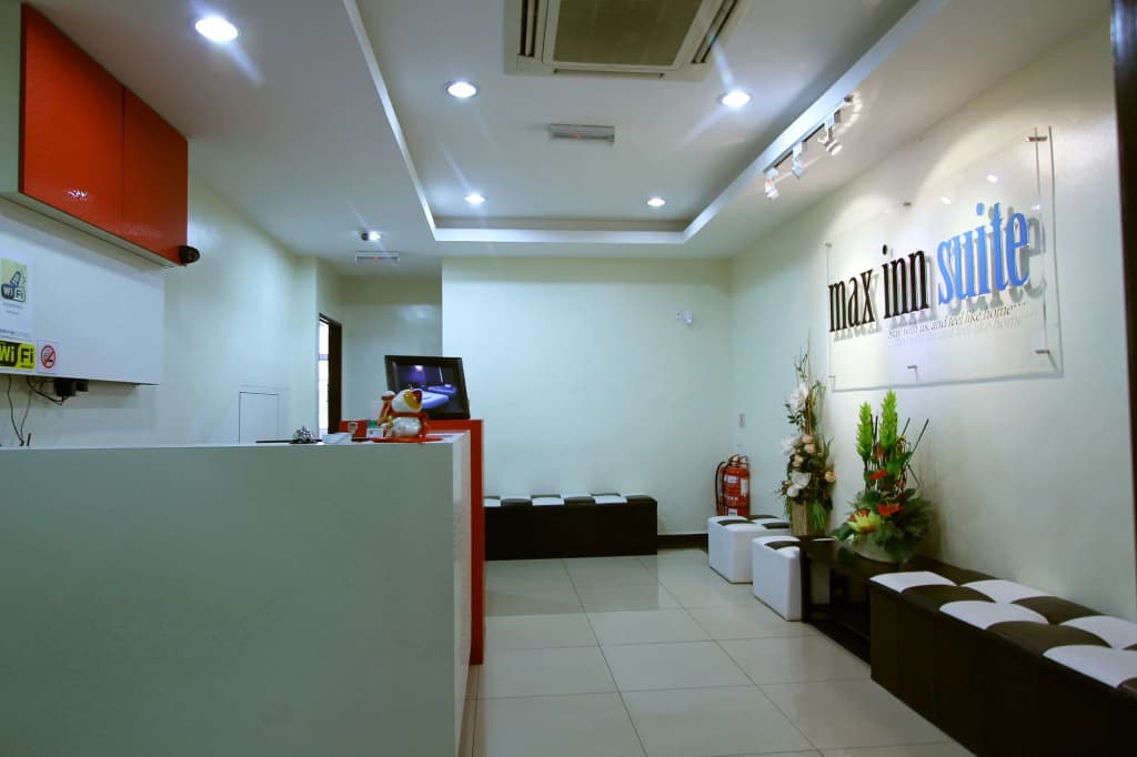 Max Inn Suite Hotel - photo 11