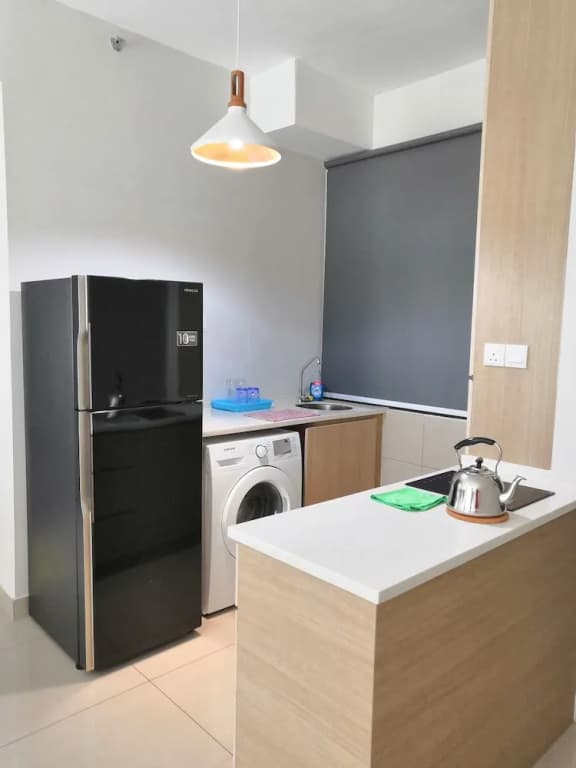 Univ 360 Cozy Apartment with Pool View - photo 19