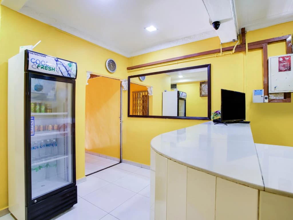 OYO 89406 Lucky Budget Hotel - photo 10