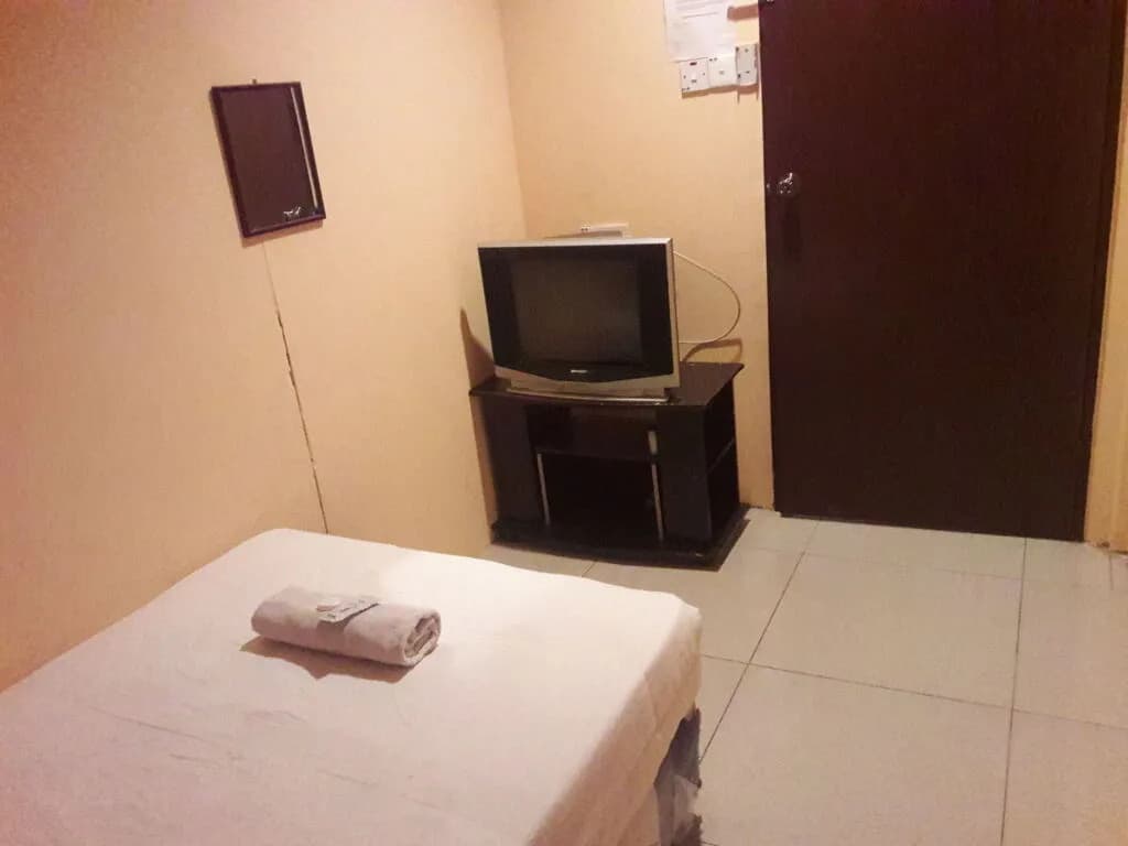 OYO 216 La Viva Hotel - photo 12