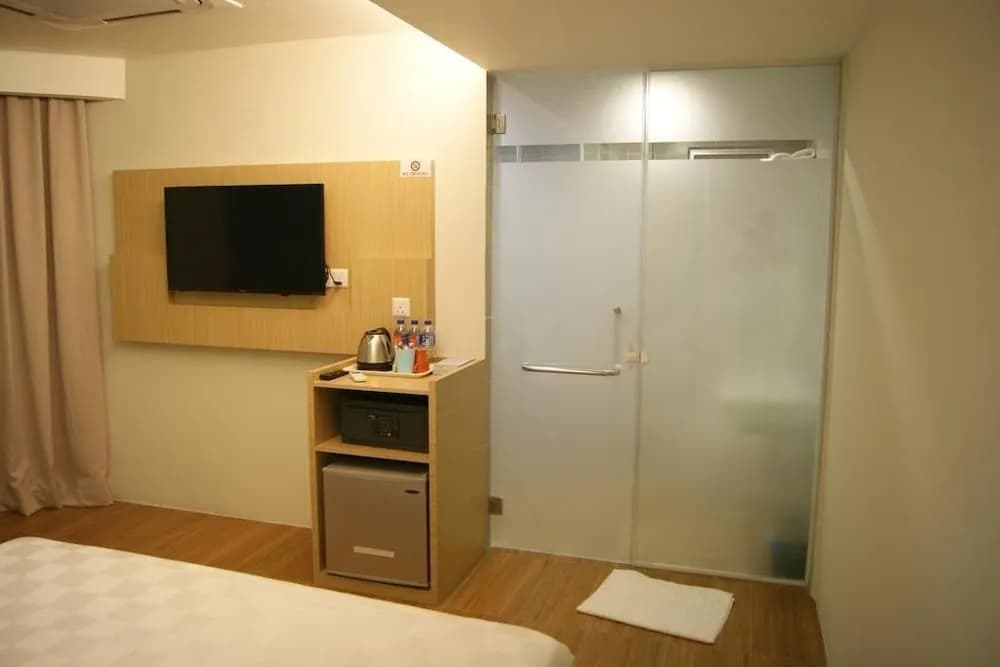 Double Happiness Hotel - photo 7