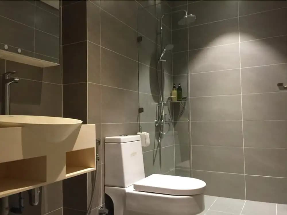 Modern Downtown Oasis Aloha Suite - photo 6