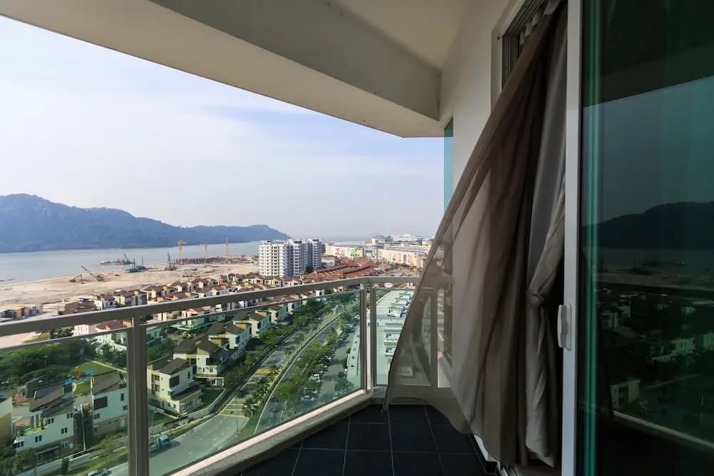 Spacious Seaview Suite - photo 6
