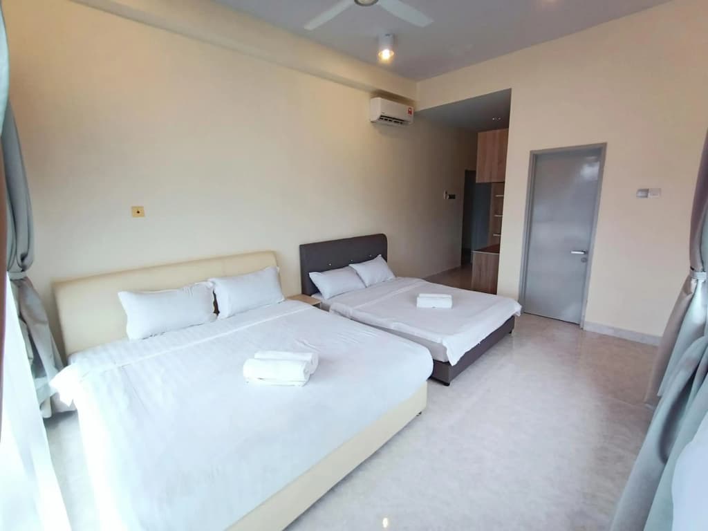 New! Seaview Deluxe Sunrise Suite 2000 sqft Imago Loft B 3 bedrooms above Imago Shopping Mall - photo 6