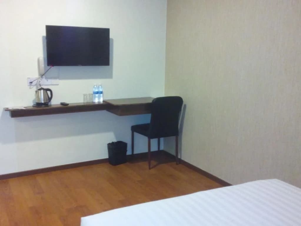 M Empire Motel - photo 3