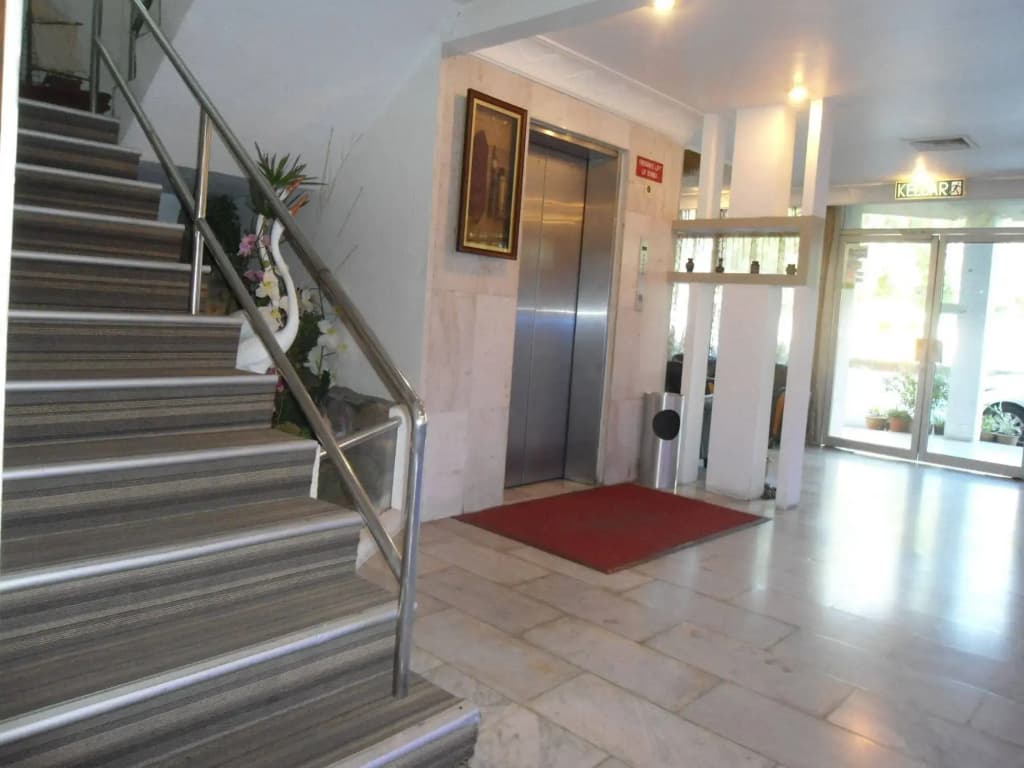 Regent Hotel - photo 12