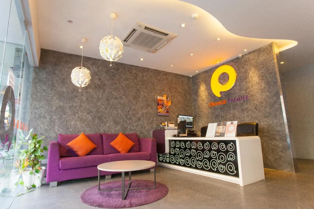 Orange Premier Hotel Taman Segar - photo 2