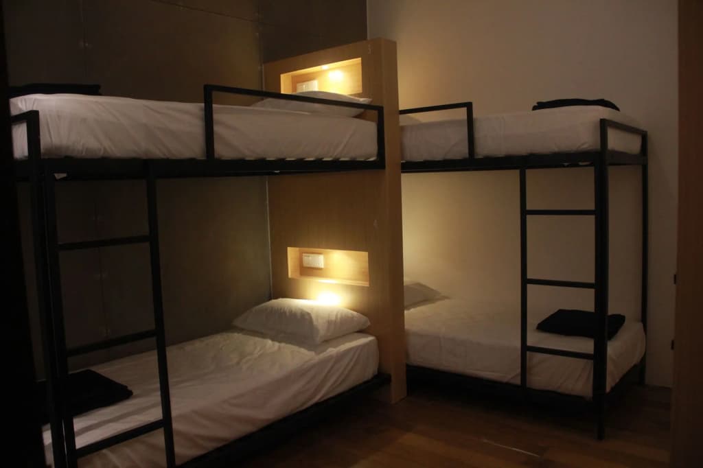 The 80's Guesthouse - photo 7