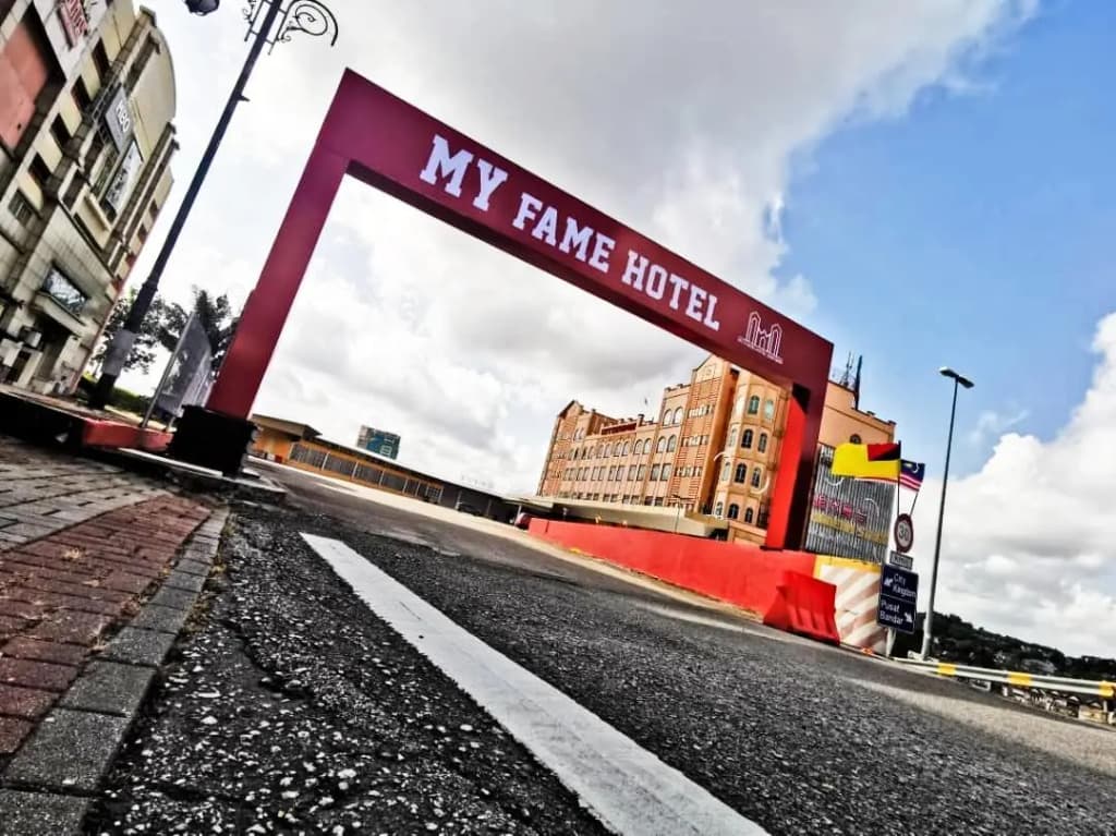 My Fame Hotel - photo 22