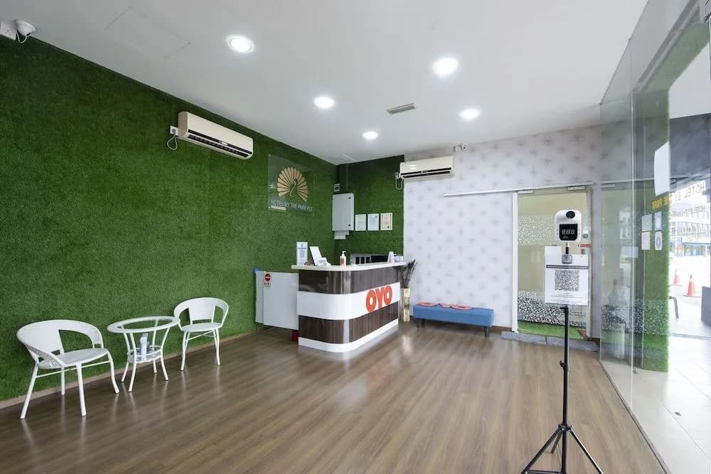 OYO 90231 Hotel By The Park Plt - photo 8