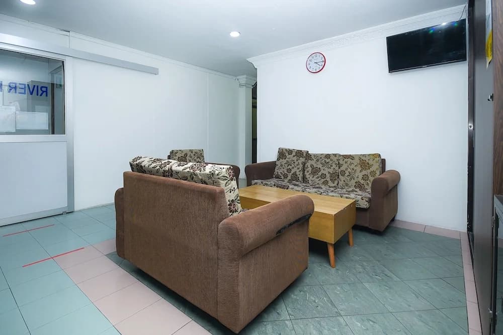 River Inn by OYO Rooms - photo 2