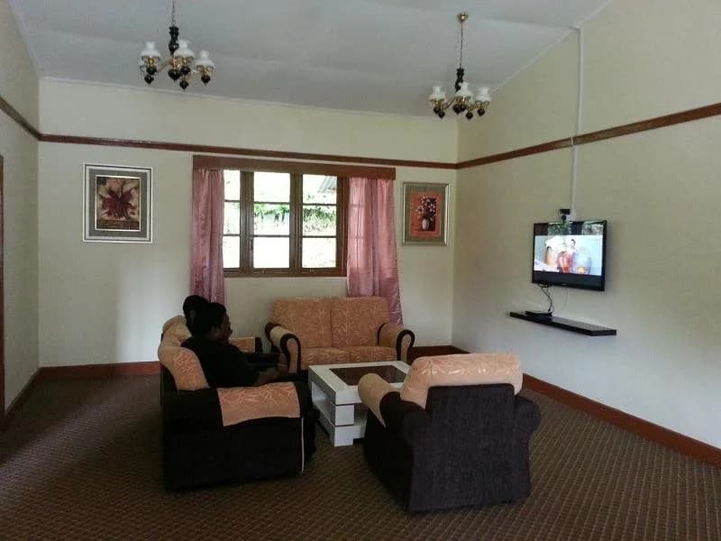 Dew Drop Inn - photo 19
