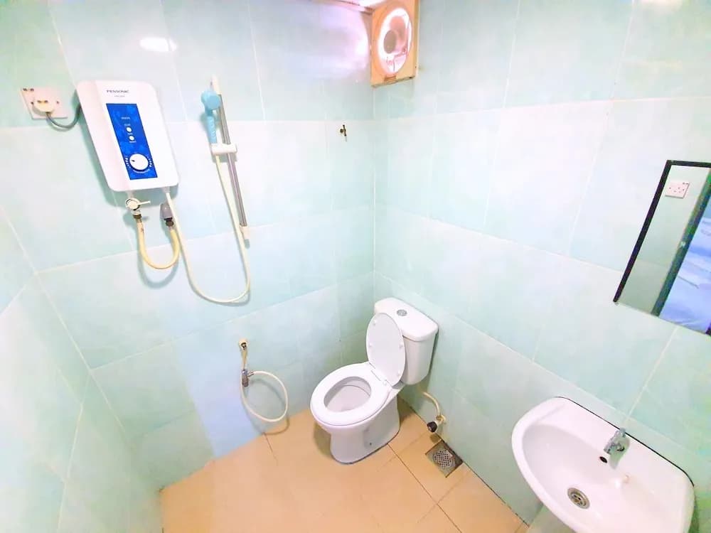 OYO 89737 Hotel Tishoa - photo 8