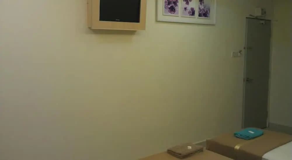 New Wave Vines Hotel - photo 10