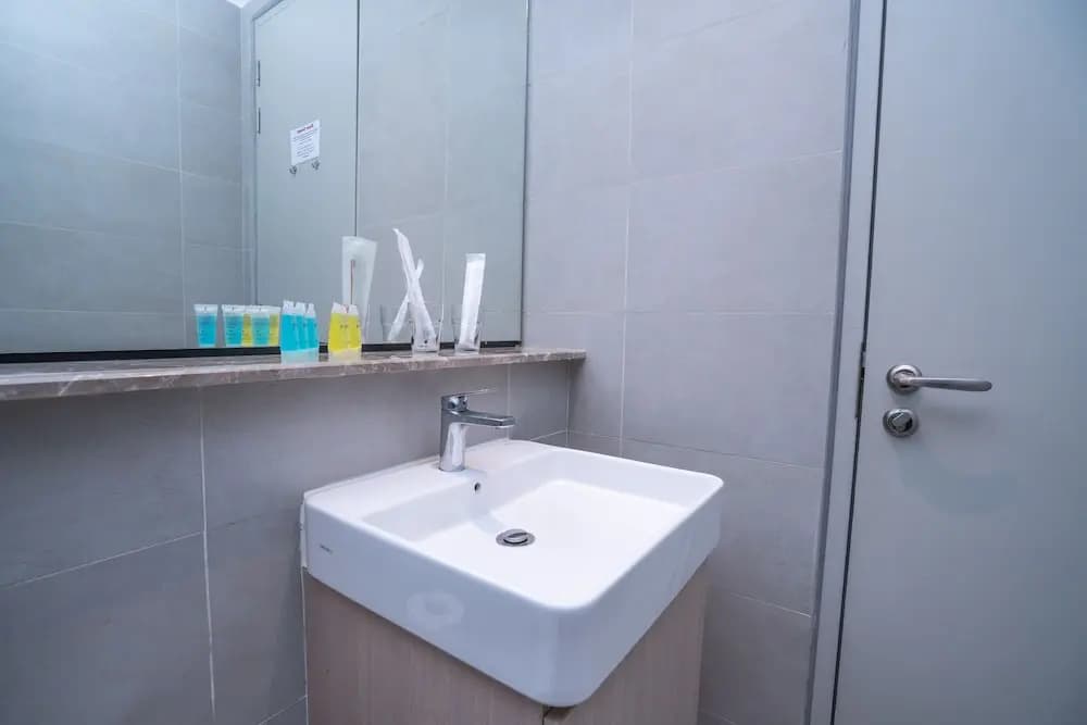OYO Home 89724 Amazing 2br Grand Medini - photo 27