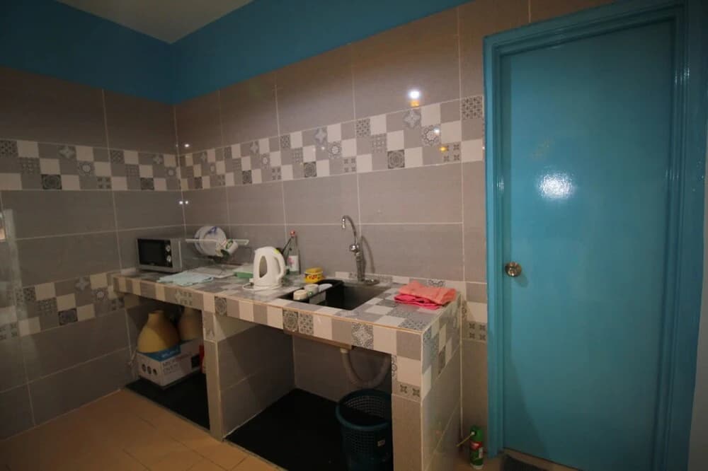 Teratai Homestay Suria Apartment - photo 6
