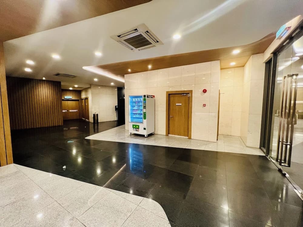 Robertson BY Shahjalal Suites - photo 12