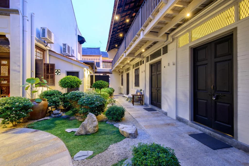 Noordin Mews - photo 1