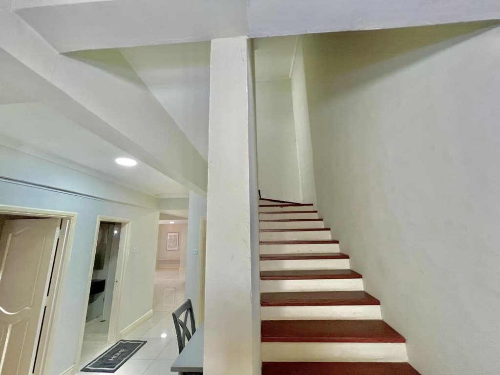 PENTHOUSE MARINA COURT VACATION HOME 5 BEDROOMS KOTA KINABALU 15pax - photo 12