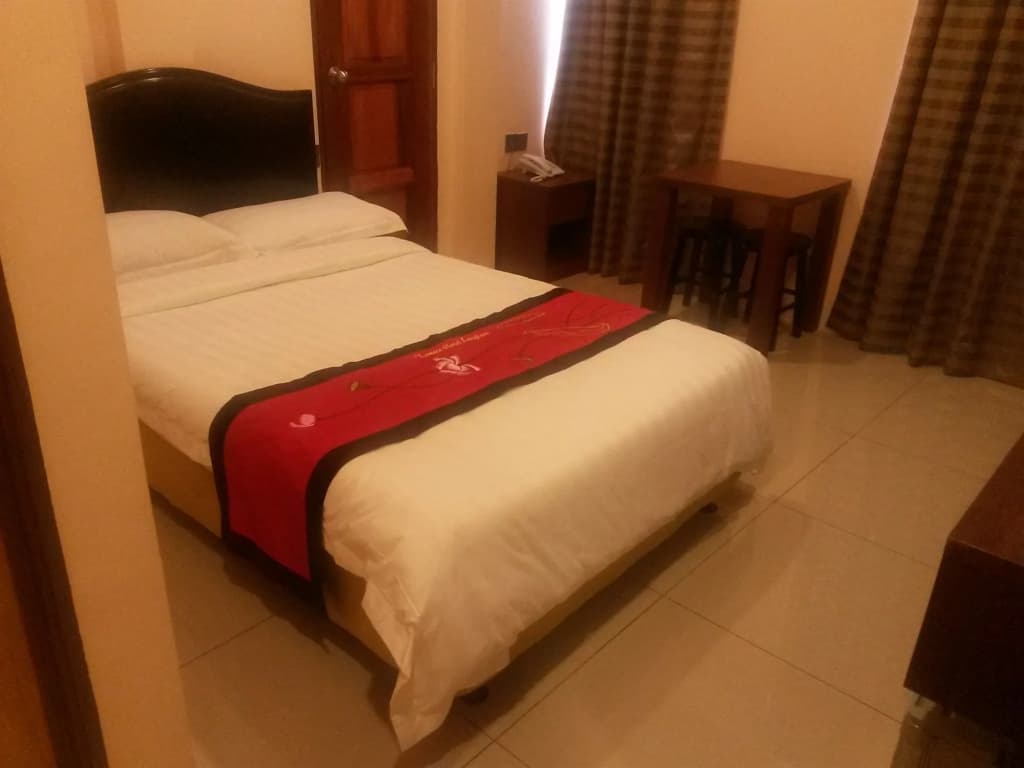 Tomato Hotel - photo 5