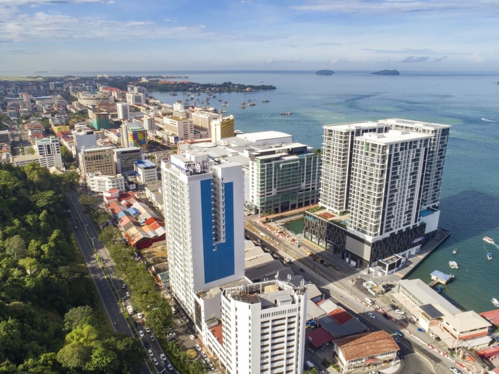 Mercure Kota Kinabalu City Centre - photo 18