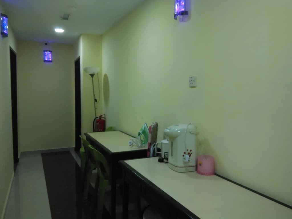 OYO 1094 Q One Hotel Dengkil - photo 12