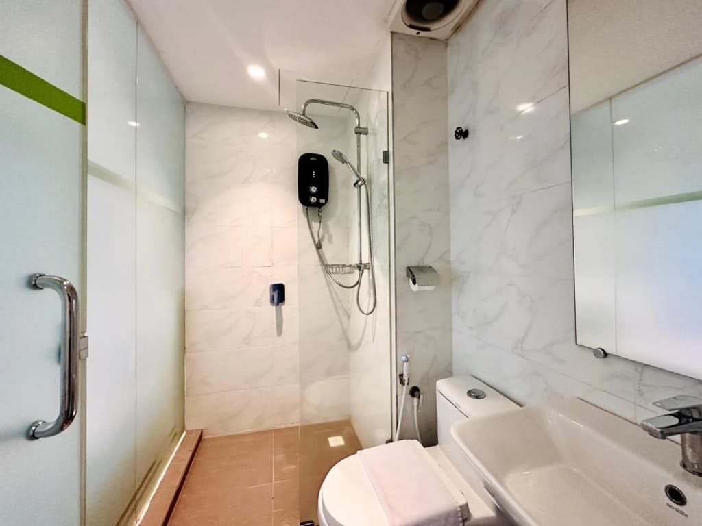 T Hotel Macallum - photo 9
