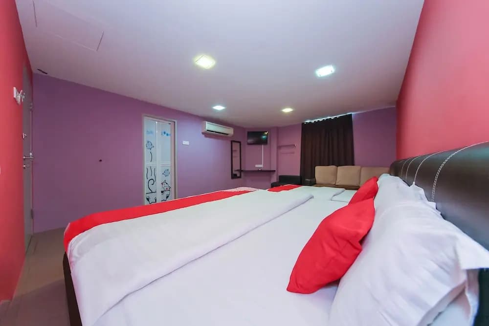 Inn Hotel by OYO Rooms - main photo