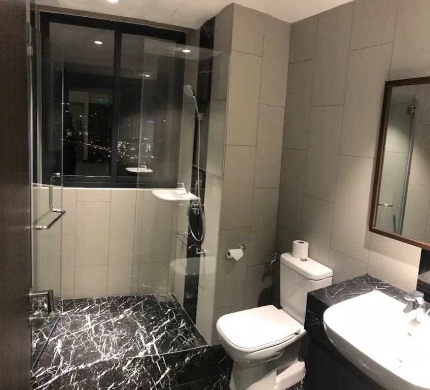 The Landmark Penthouse Luxury Condo by Casa Accommodation - photo 19