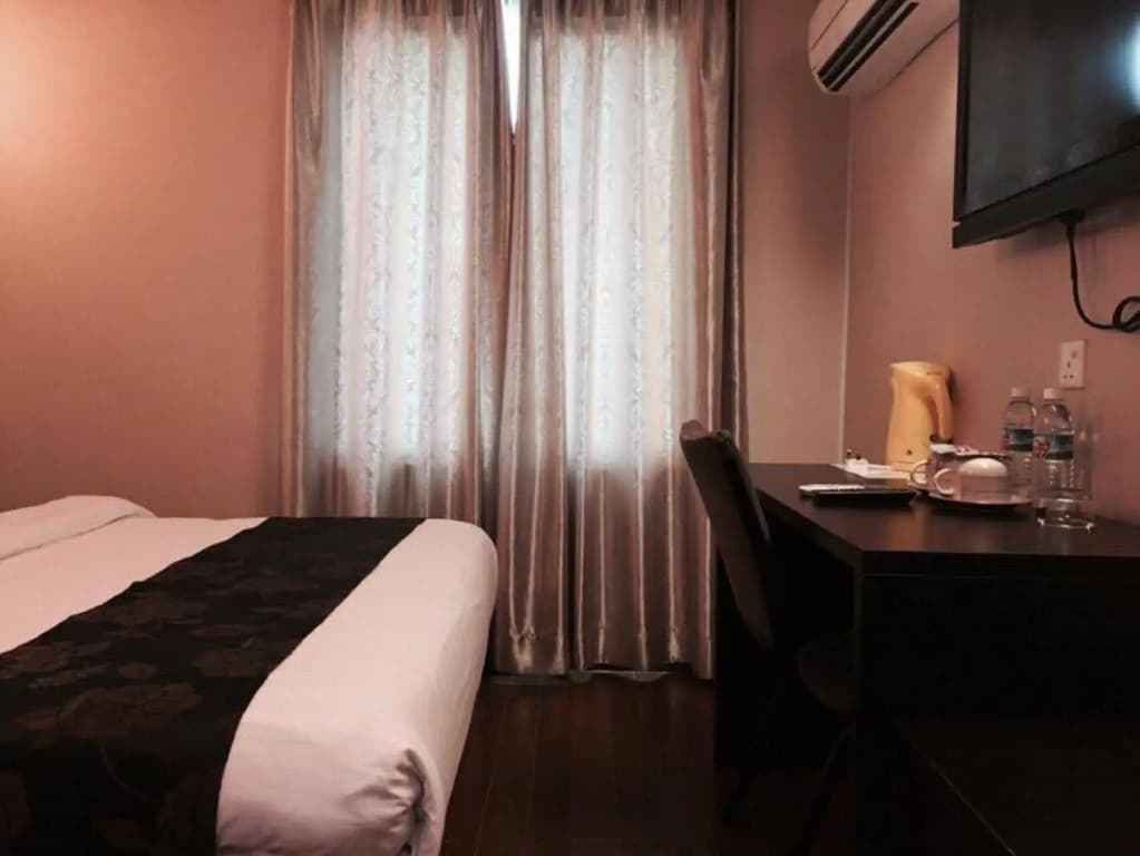 KK Waterfront Hotel - photo 2