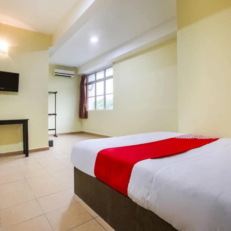 OYO 89585 Hotel Happy Inn - photo 27