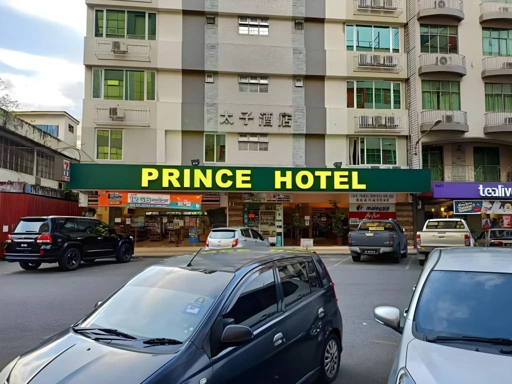 Prince Hotel - photo 18