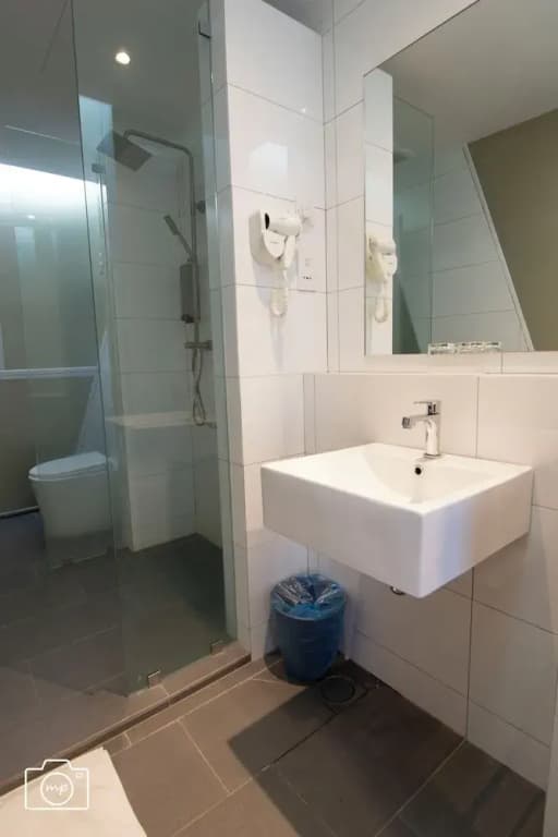 Legacy Hotel - photo 9