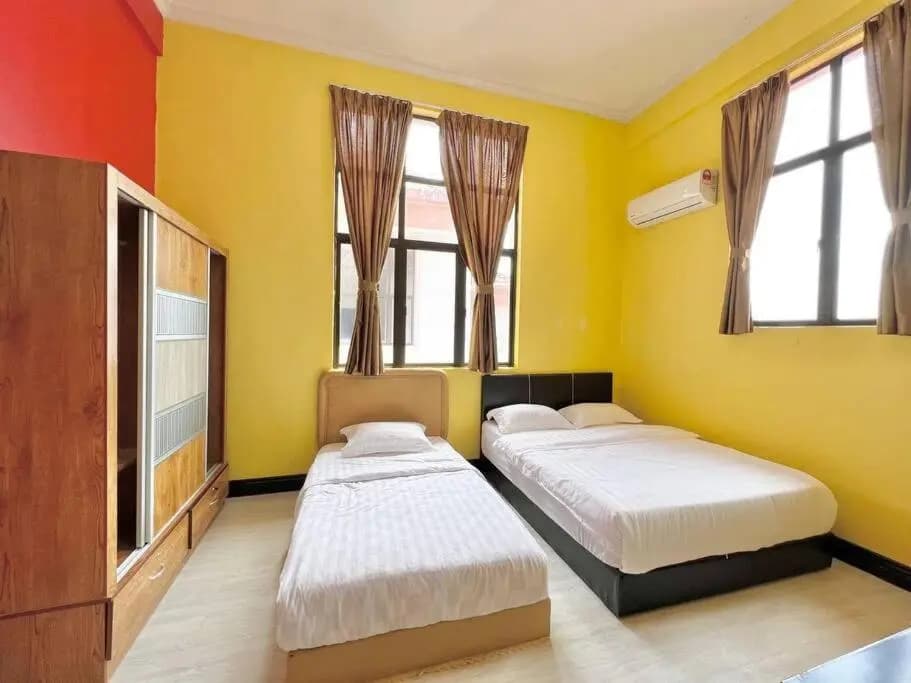 VACATION HOME PENTHOUSE MARINA COURT CONDO RESORT KOTA KINABALU 5 bedrooms 15 pax - photo 5