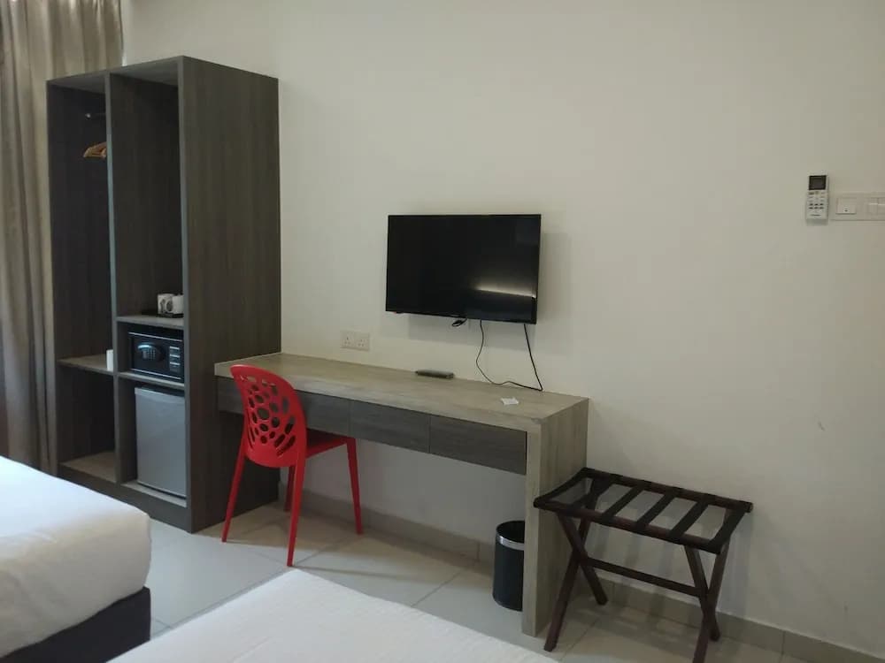 Hotel Alpha - photo 4