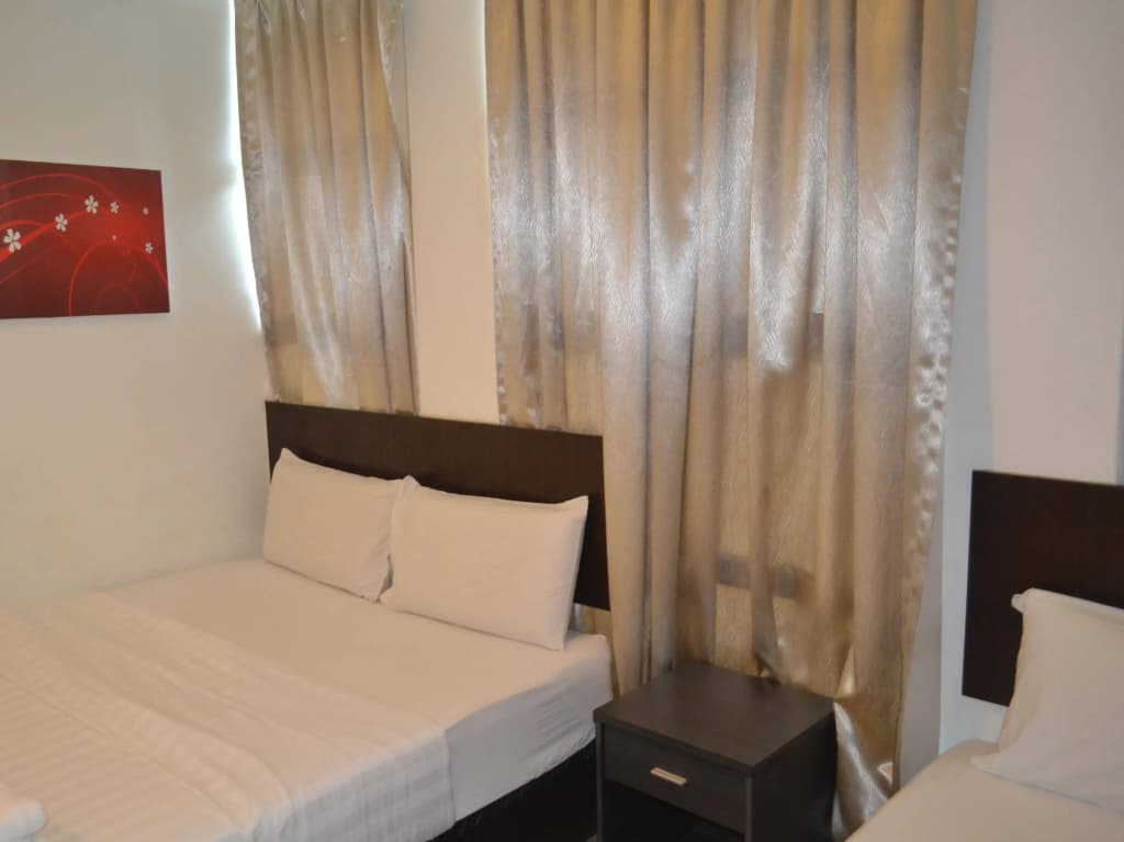 Apple 1 Hotel Gurney - photo 3